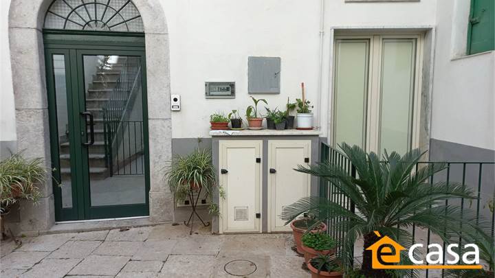 Fittasi in zona Lanzara